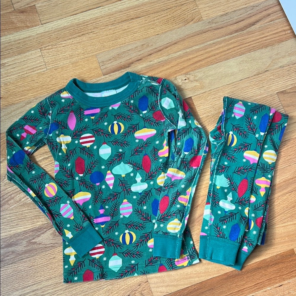 Hanna Andersson Green and Red Festive Pajama Set